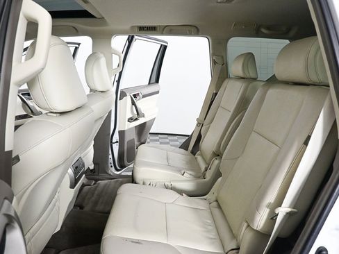 Used 2017 Lexus GX 460 image 15