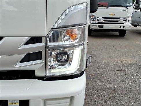 New 2025 Chevrolet Low Cab Forward LCF image 27