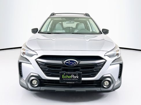 Used 2025 Subaru Outback Premium image 2
