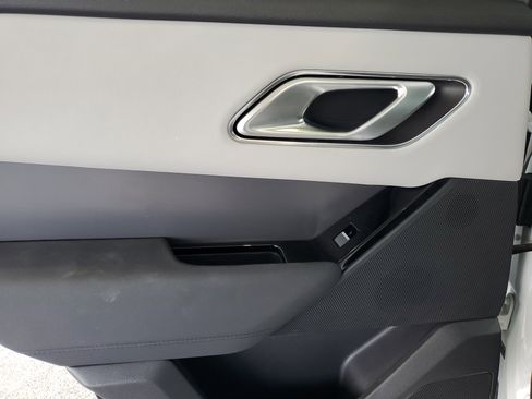 Used 2025 Land Rover Range Rover Velar Dynamic SE image 13