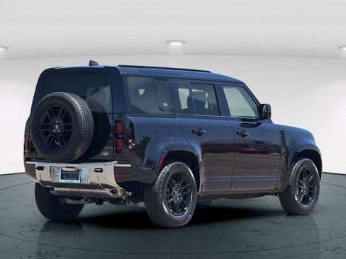 Used 2023 Land Rover Defender 110 SE AWD/4WD image 7
