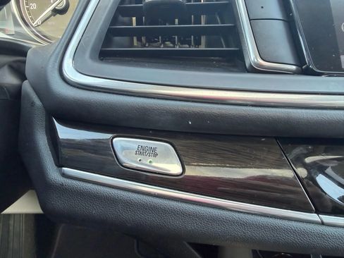 Used 2019 Buick Enclave Essence image 20