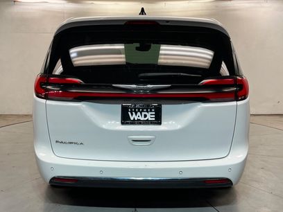 Certified 2025 Chrysler Pacifica Select