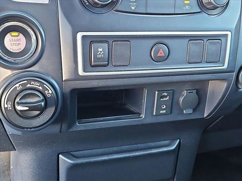 Used 2017 Nissan Titan S image 15