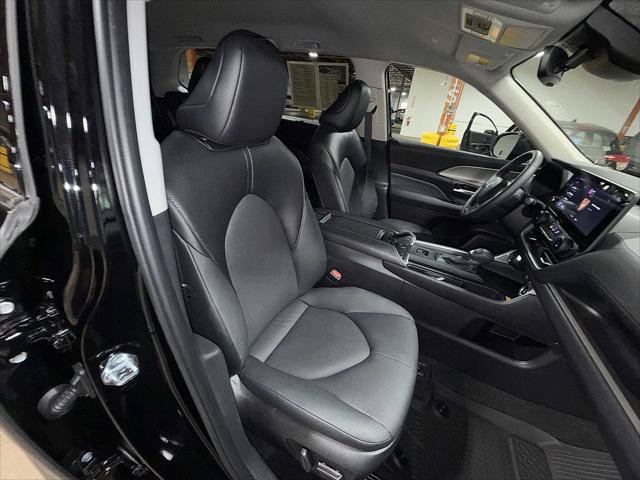 Certified 2026 Toyota Grand Highlander AWD image 16