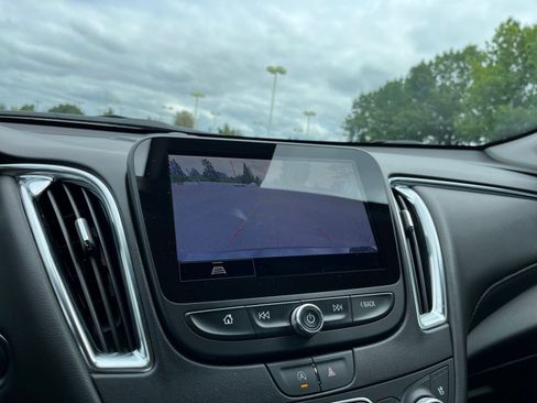 Used 2024 Chevrolet Malibu LT image 17