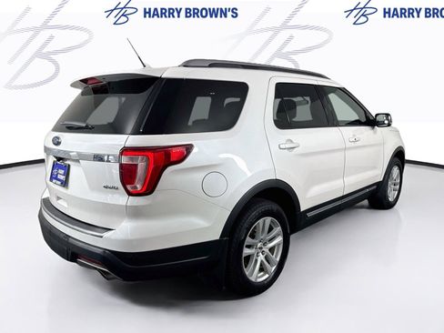 Used 2018 Ford Explorer XLT w/ Equipment Group 202A AWD/4WD image 33