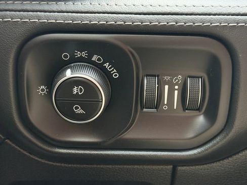 Used 2019 RAM 1500 Limited AWD/4WD image 24