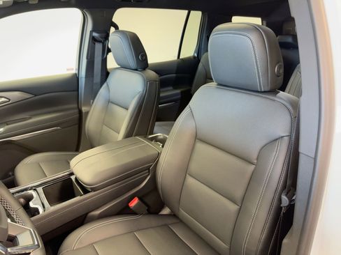 New 2026 Chevrolet Traverse LT w/ Sun and Wheel Package image 22