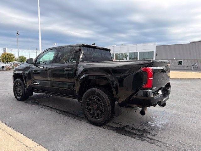 Certified 2025 Toyota Tacoma SR5 AWD/4WD image 4