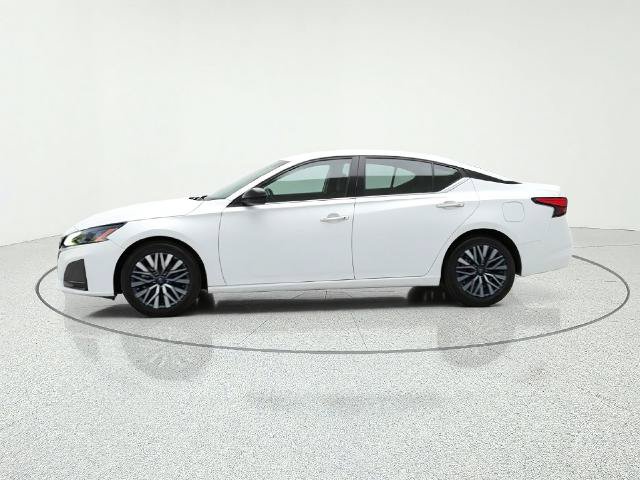 Used 2025 Nissan Altima 2.5 SV FWD image 4