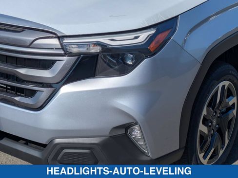 Certified 2025 Subaru Forester Premium AWD/4WD image 10