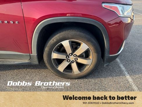 Used 2020 Chevrolet Traverse LT w/ LT Premium Package FWD image 10