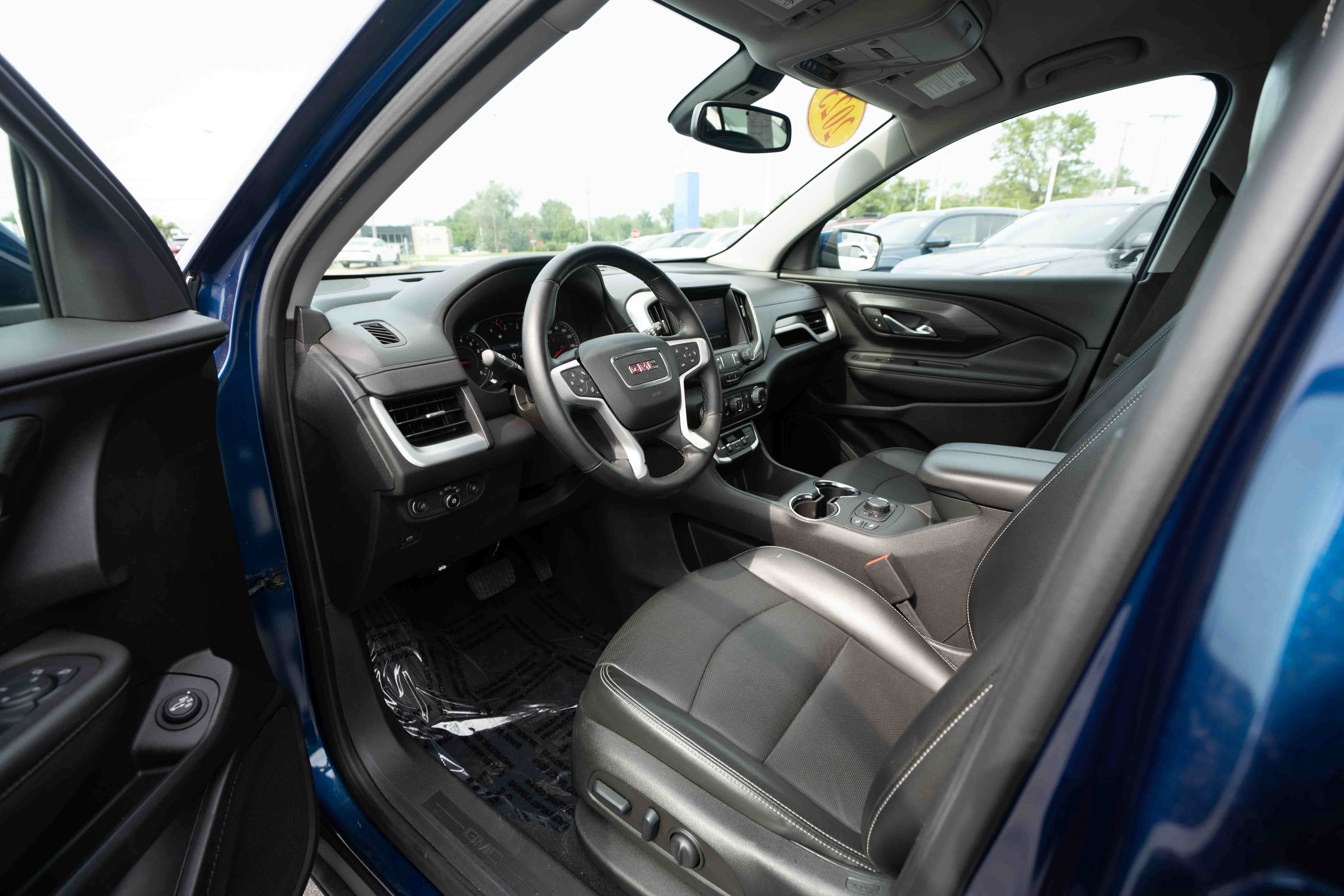 Used 2023 GMC Terrain SLT AWD/4WD image 8