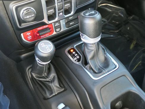 Used 2024 Jeep Wrangler Unlimited Rubicon image 20