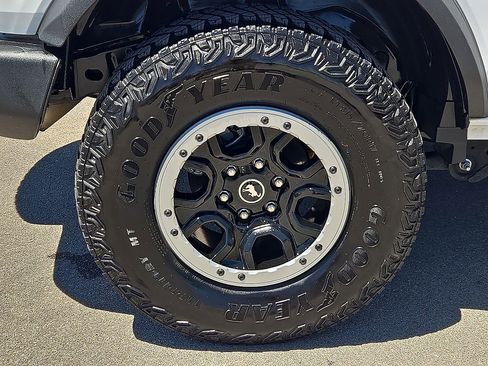 Used 2023 Ford Bronco Big Bend w/ Sasquatch Package AWD/4WD image 7