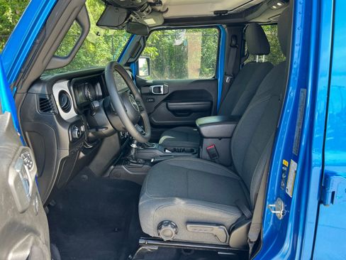 Used 2024 Jeep Wrangler Unlimited Sport AWD/4WD image 22