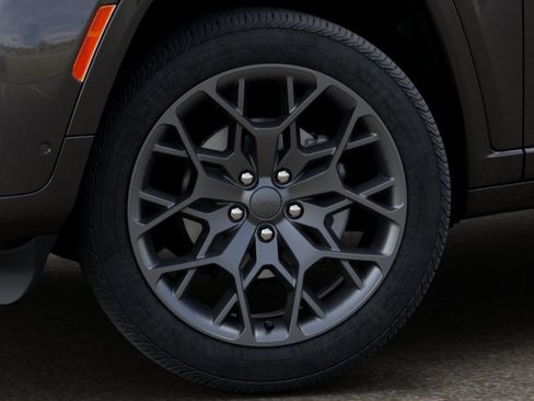 New 2026 Jeep Grand Cherokee Summit image 18