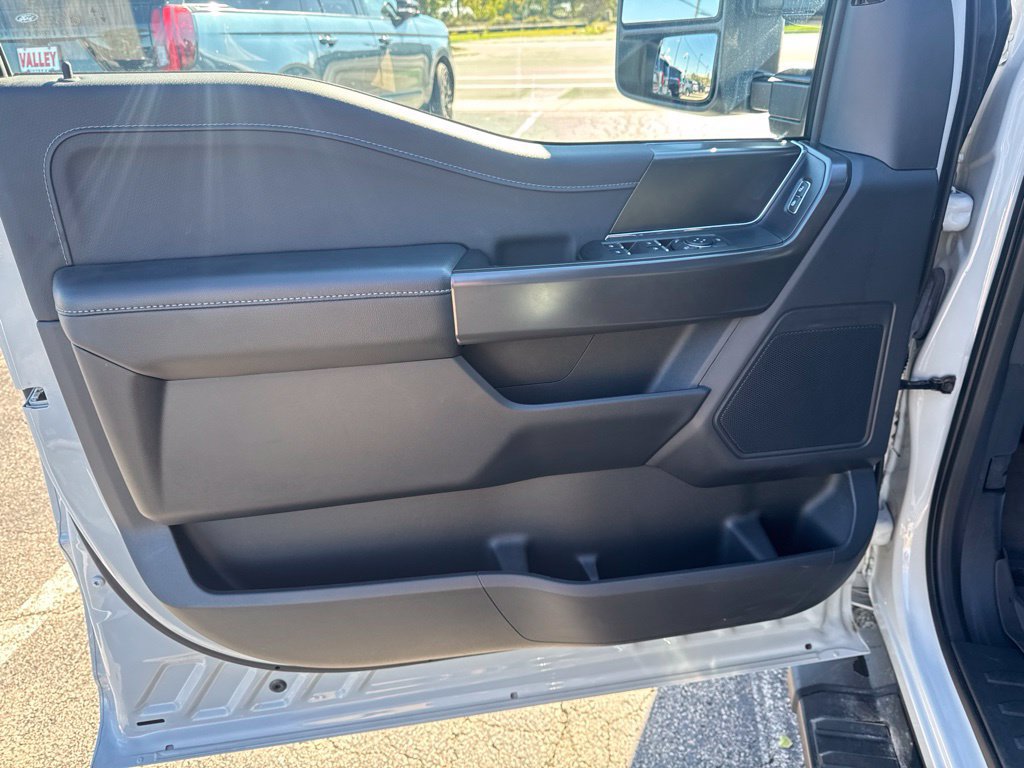 Used 2024 Ford F250 Lariat w/ Chrome Package AWD/4WD image 14