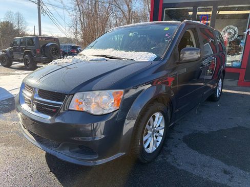 Used 2014 Dodge Grand Caravan SXT image 3
