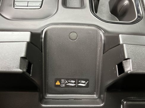 Certified 2025 GMC Sierra 2500 AT4 w/ AT4 Premium Plus Package AWD/4WD image 29