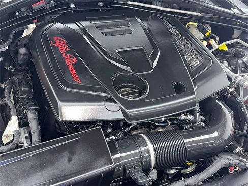 Used 2022 Alfa Romeo Giulia Veloce image 60