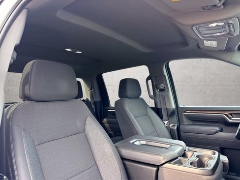 Used 2025 Chevrolet Silverado 2500 LT w/ Convenience Package AWD/4WD image 7
