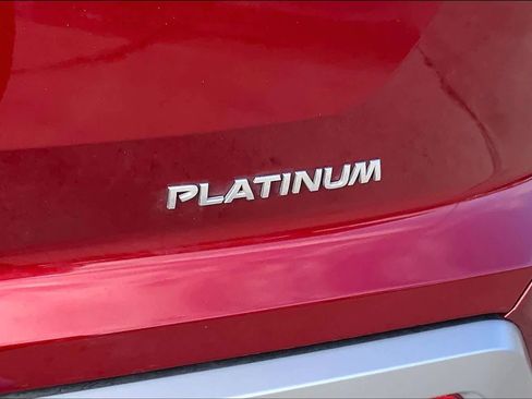 Used 2023 Nissan Pathfinder Platinum image 10