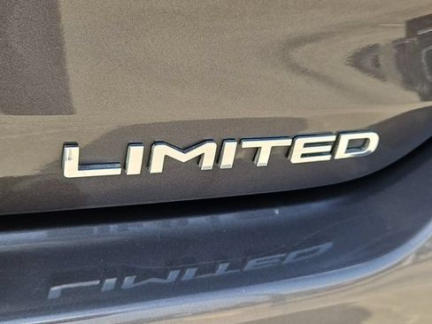 Used 2022 Toyota Highlander Limited FWD image 9