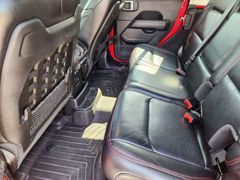 Used 2021 Jeep Wrangler Unlimited Rubicon w/ Xtreme Recon 35" Tire Package AWD/4WD image 34