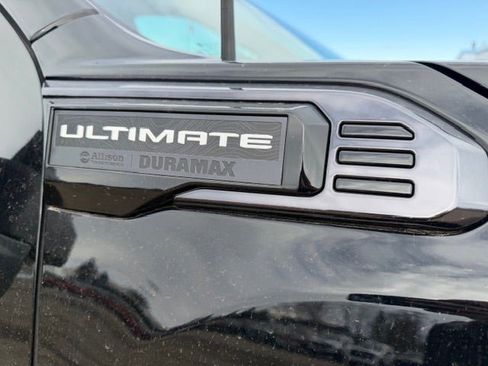 Used 2024 GMC Sierra 3500 Denali Ultimate AWD/4WD image 11