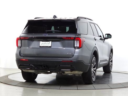 Used 2025 Ford Explorer ST-Line AWD/4WD image 12
