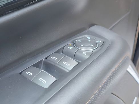 Used 2025 Chevrolet Suburban High Country AWD/4WD image 20