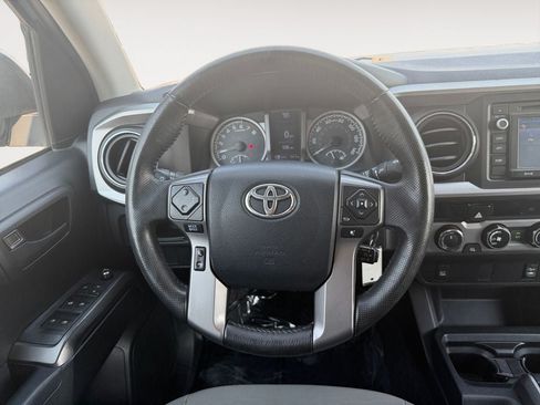 Used 2017 Toyota Tacoma SR5 w/ Tow Package AWD/4WD image 13