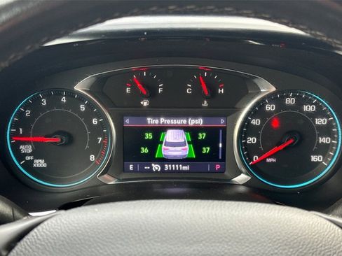 Used 2023 Chevrolet Traverse LT w/ Rear Camera Mirror Package image 27