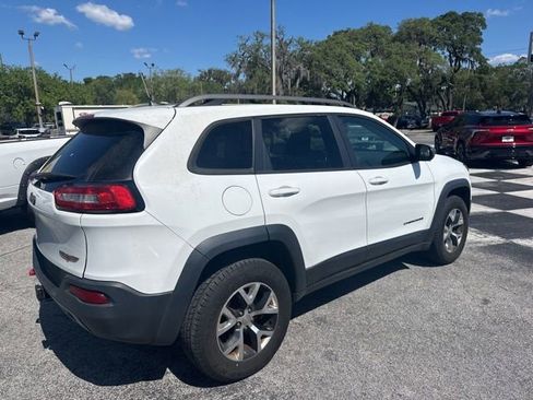 Used 2016 Jeep Cherokee Trailhawk w/ Leather Interior Group AWD/4WD image 5