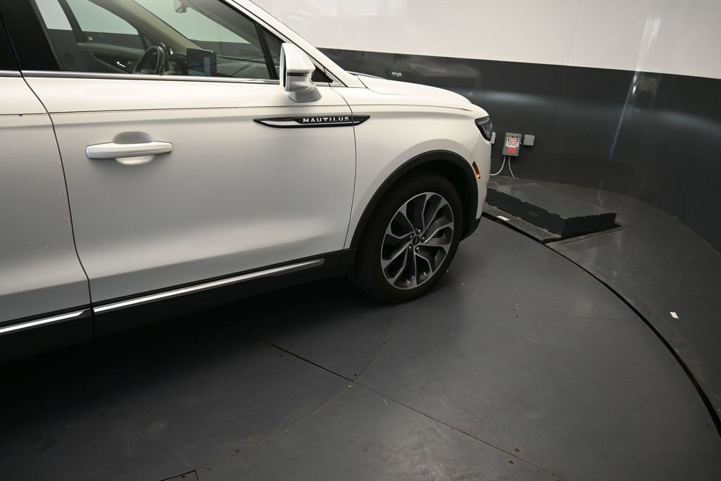 Used 2021 Lincoln Nautilus Reserve AWD/4WD image 24