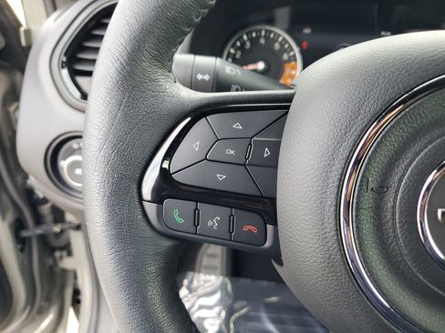 Used 2022 Jeep Renegade Altitude w/ Convenience Group AWD/4WD image 20