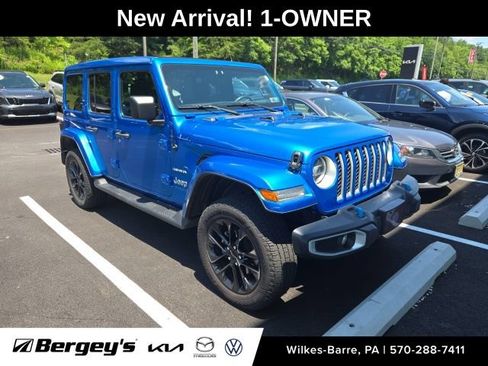 Used 2022 Jeep Wrangler Unlimited Sahara w/ Cold Weather Group AWD/4WD image 1