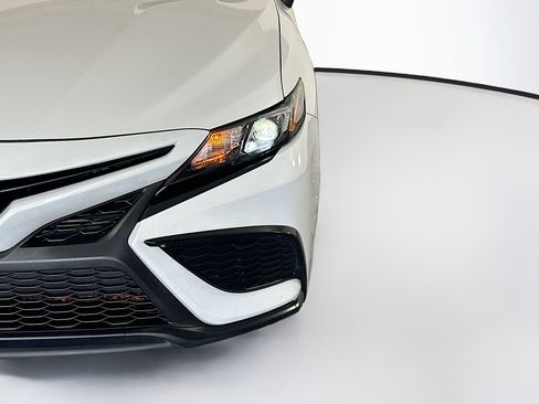 Used 2024 Toyota Camry SE w/ Convenience Package FWD image 9