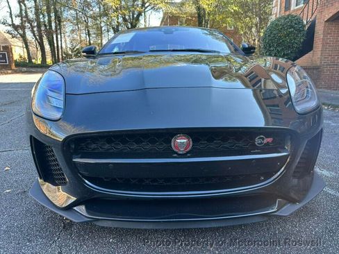 Used 2019 Jaguar F-TYPE SVR image 10