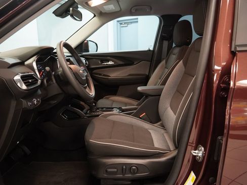 Used 2023 Chevrolet TrailBlazer LT w/ Convenience Package AWD/4WD image 5