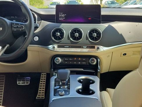Used 2023 Kia Stinger GT2 RWD image 5