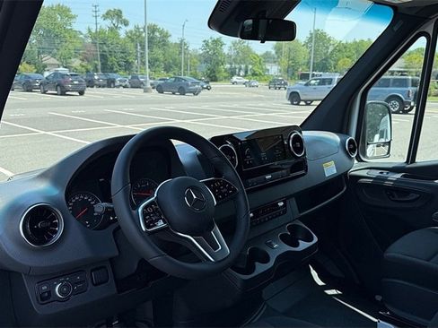 New 2024 Mercedes-Benz Sprinter 2500 image 6