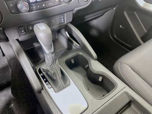 Certified 2025 Nissan Frontier SV w/ SV Convenience Package image 14