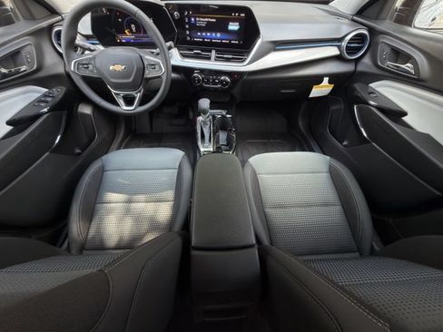 New 2026 Chevrolet Trax LT w/ Driver Confidence Package FWD image 10