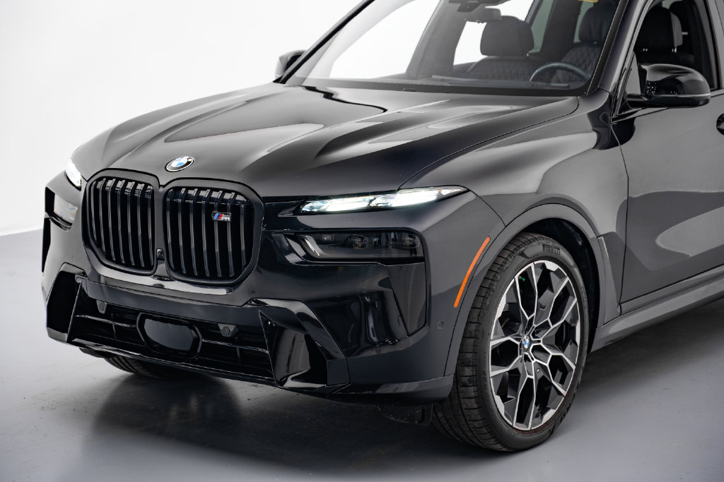Used 2025 BMW X7 M60i w/ Executive Package AWD/4WD image 6