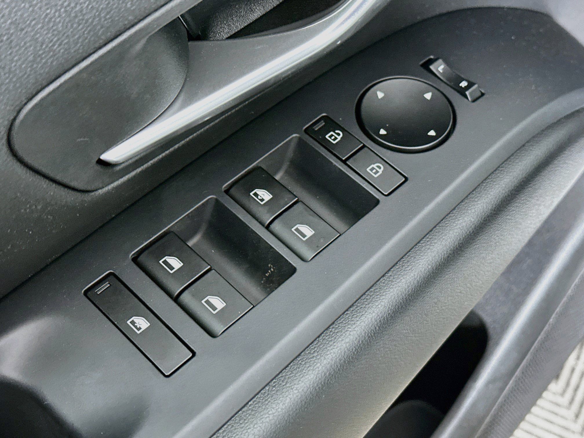 Certified 2025 Hyundai Santa Cruz SE AWD/4WD image 17