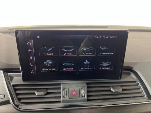 Used 2023 Audi Q5 2.0T Premium w/ Convenience Package image 26