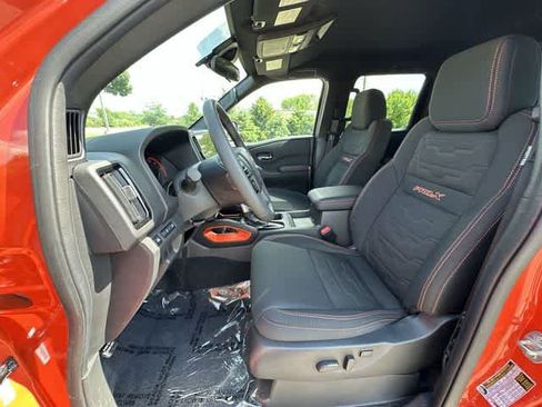 Used 2025 Nissan Frontier Pro-X RWD image 15